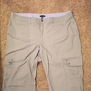Tommy Hilfiger Khaki Grey size 20 Cargo Capri pant